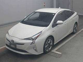TOYOTA PRIUS 2016