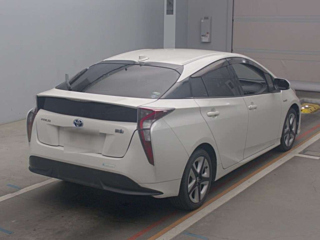TOYOTA PRIUS 2016
