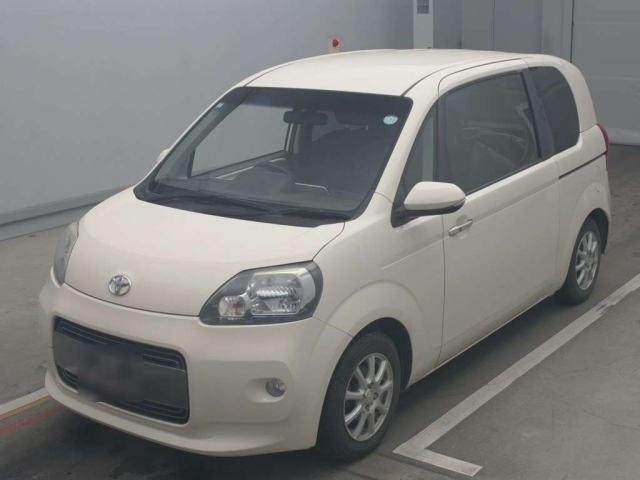 TOYOTA PORTE 2015