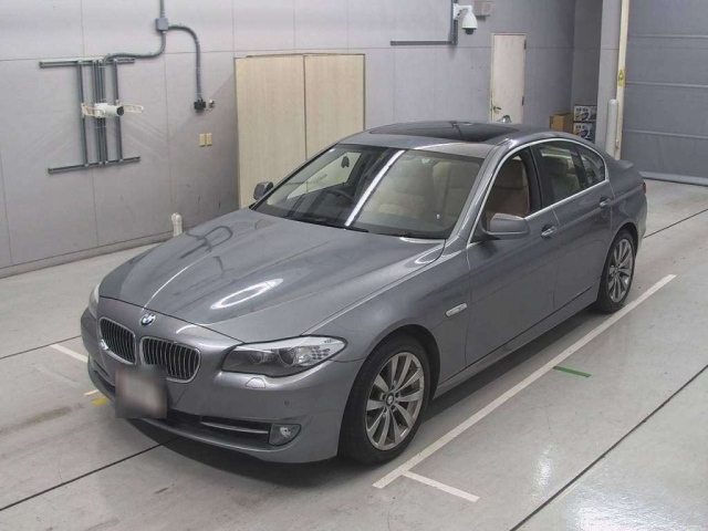 BMW 5 SERIES 2010