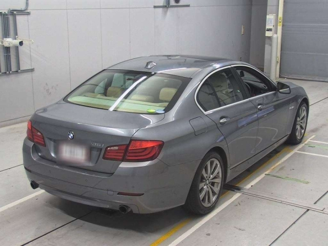 BMW 5 SERIES 2010