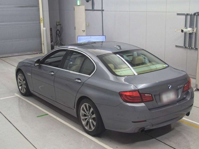 BMW 5 SERIES 2010