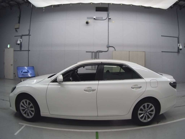 TOYOTA MARK X 2017