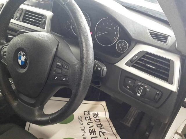 BMW 3 SERIES 2012