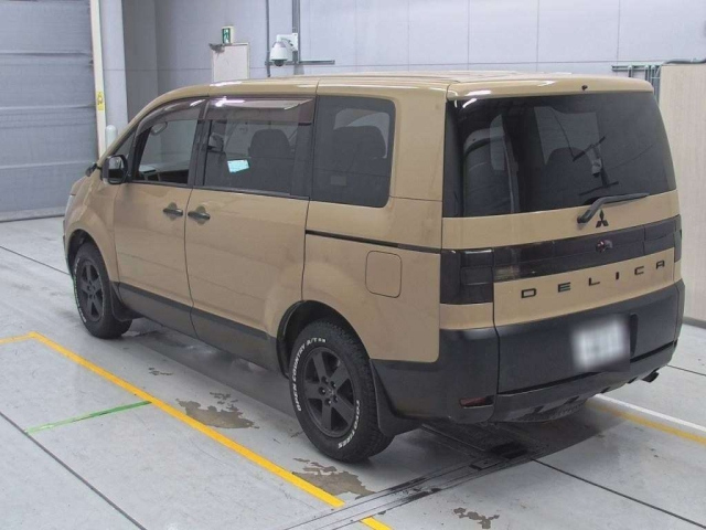 MITSUBISHI DELICA D5 2011