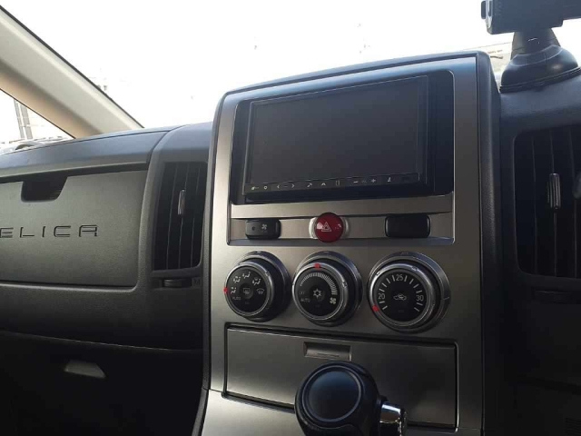 MITSUBISHI DELICA D5 2011