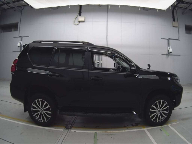 TOYOTA LAND CRUISER PRADO 2019