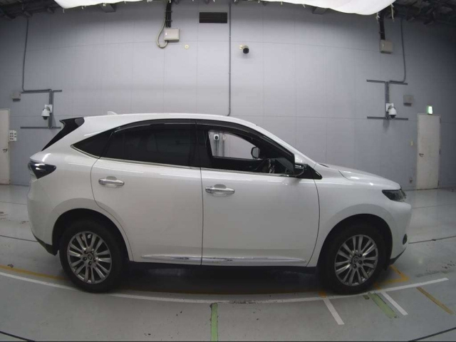 TOYOTA HARRIER 2014