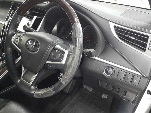 TOYOTA HARRIER 2014