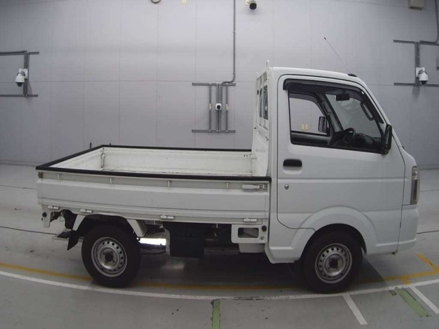 NISSAN CLIPPER TRUCK 2016