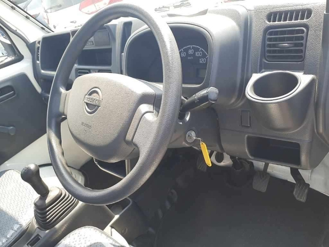 NISSAN CLIPPER TRUCK 2016