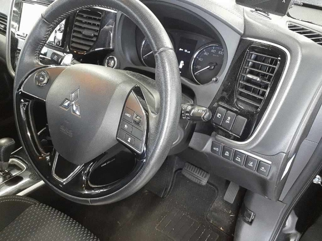 MITSUBISHI OUTLANDER 2018
