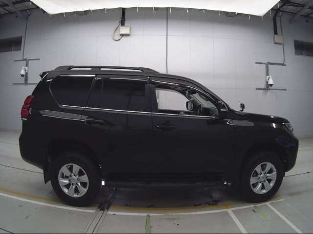 TOYOTA LAND CRUISER PRADO 2021