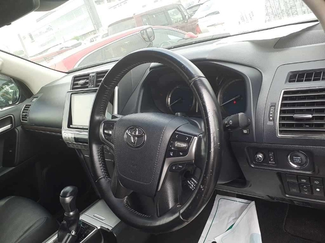 TOYOTA LAND CRUISER PRADO 2021