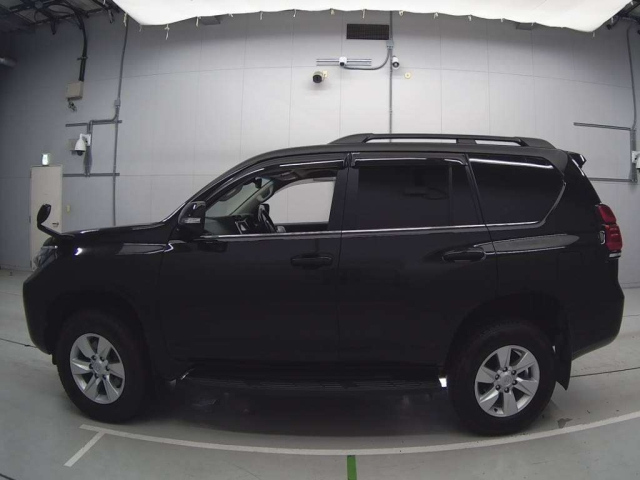 TOYOTA LAND CRUISER PRADO 2021