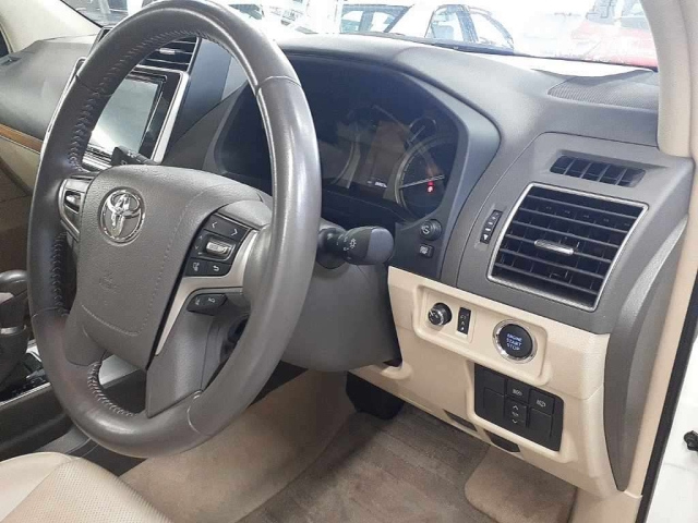 TOYOTA LAND CRUISER PRADO 2021