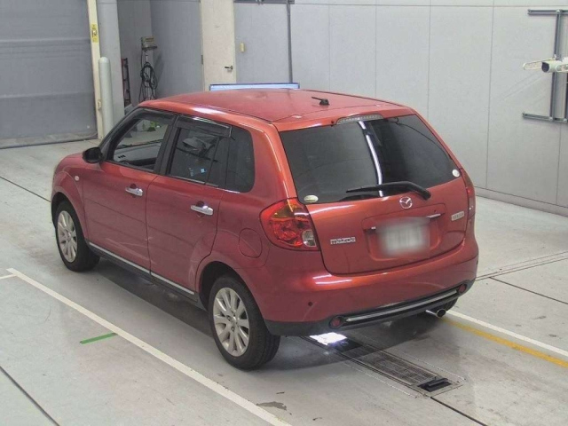 MAZDA VERISA 2010
