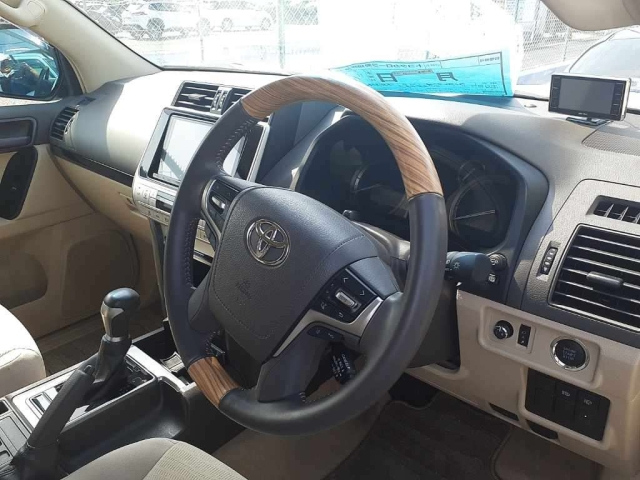 TOYOTA LAND CRUISER PRADO 2022