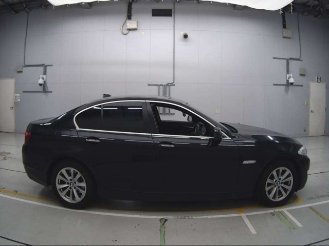 BMW 5 SERIES 2012