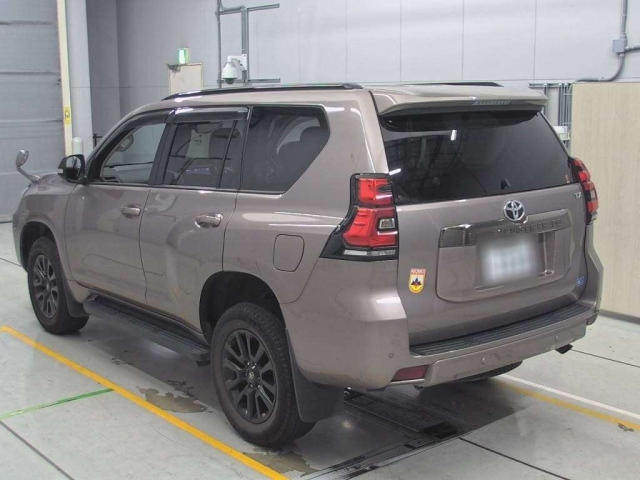 TOYOTA LAND CRUISER PRADO 2021
