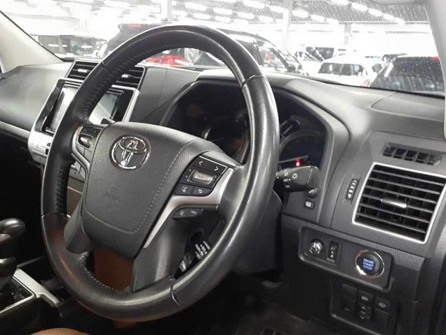 TOYOTA LAND CRUISER PRADO 2021