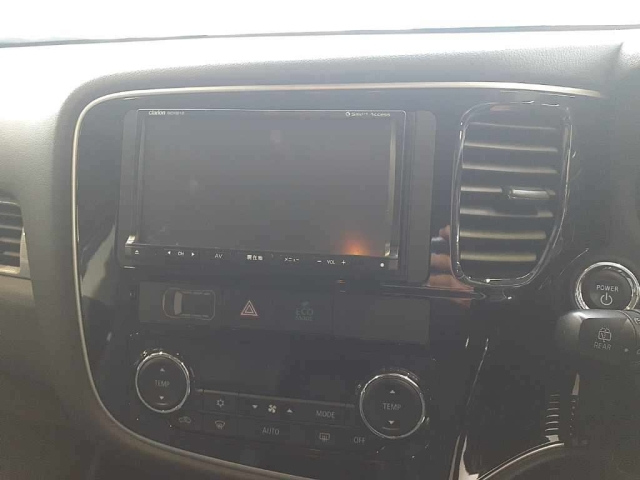 MITSUBISHI OUTLANDER PHEV 2013