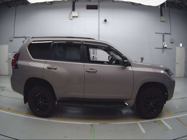 TOYOTA LAND CRUISER PRADO 2021