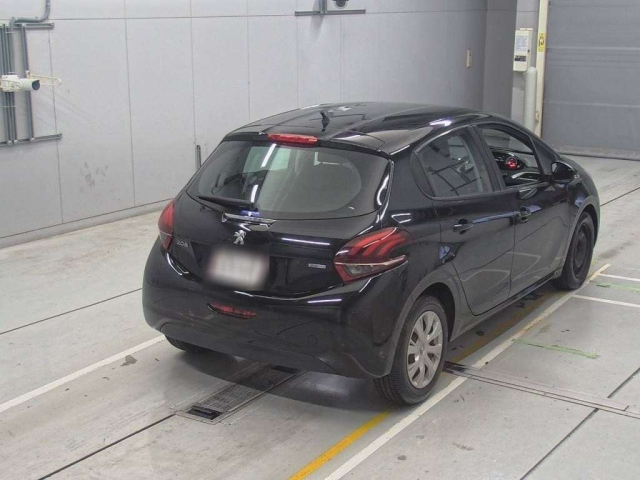 PEUGEOT 208 2016