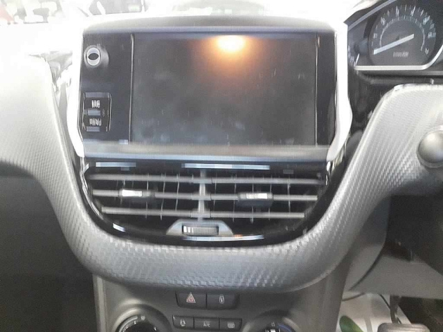 PEUGEOT 208 2016