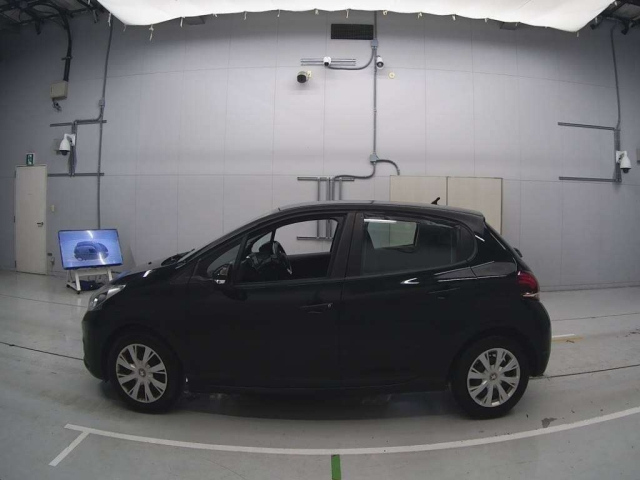PEUGEOT 208 2016