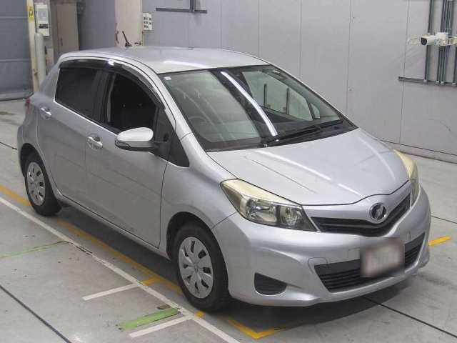 TOYOTA VITZ 2012