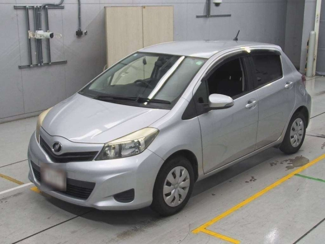 TOYOTA VITZ 2012