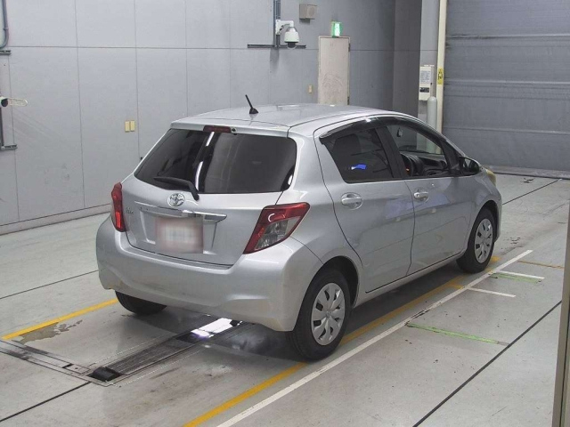 TOYOTA VITZ 2012