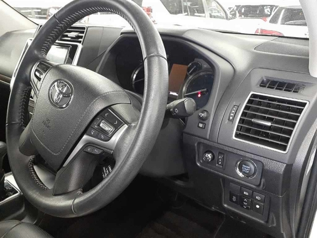 TOYOTA LAND CRUISER PRADO 2018