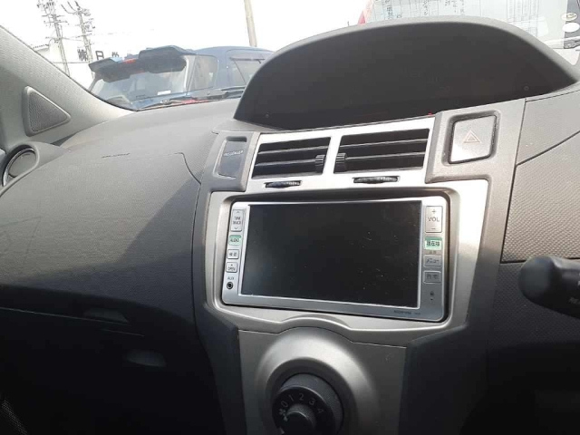 TOYOTA VITZ 2009