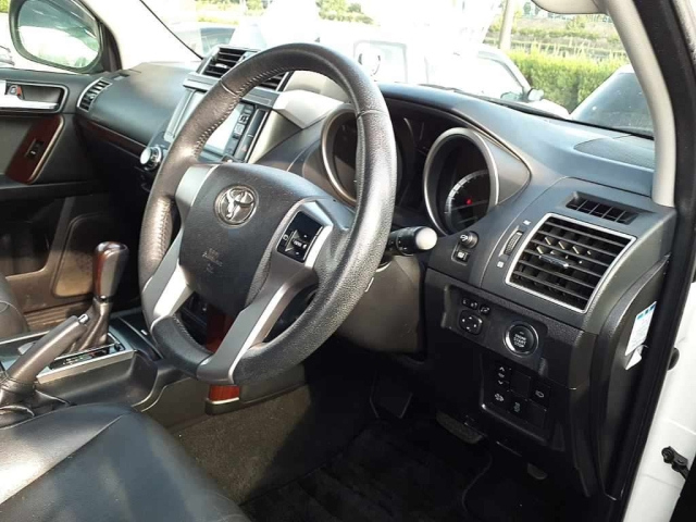 TOYOTA LAND CRUISER PRADO 2016