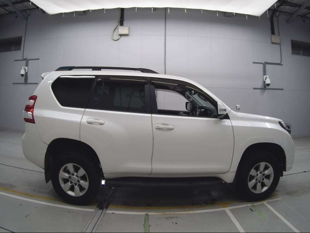 TOYOTA LAND CRUISER PRADO 2016