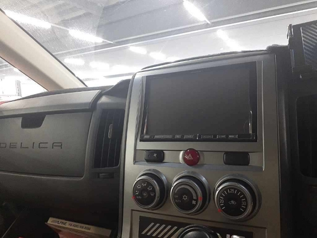 MITSUBISHI DELICA D5 2011