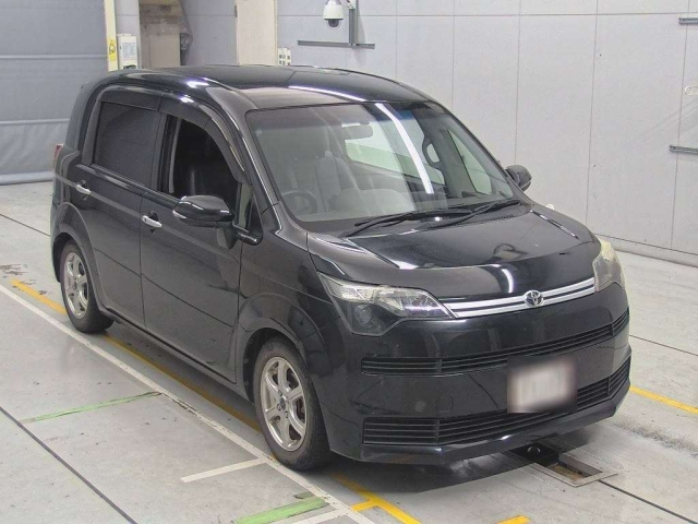 TOYOTA SPADE 2015
