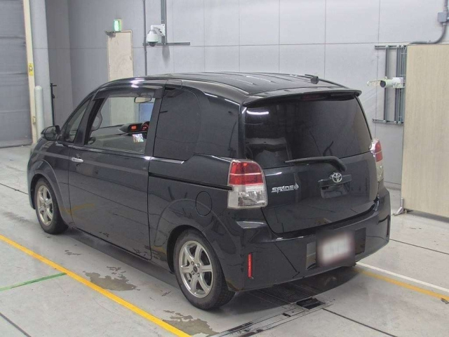 TOYOTA SPADE 2015