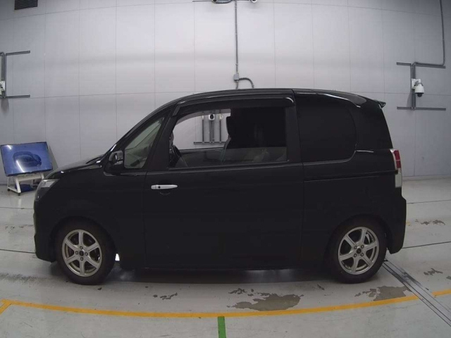 TOYOTA SPADE 2015