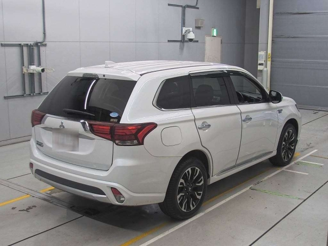 MITSUBISHI OUTLANDER PHEV 2015