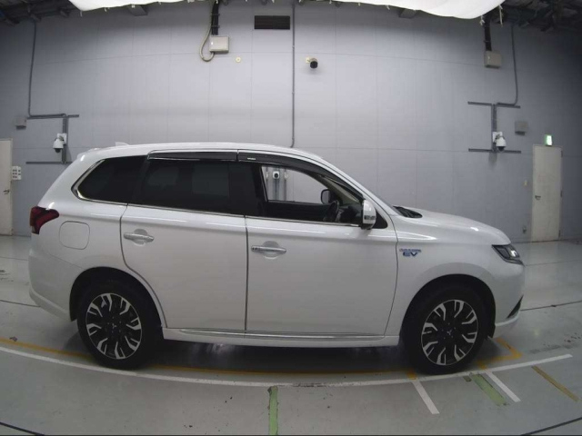 MITSUBISHI OUTLANDER PHEV 2015
