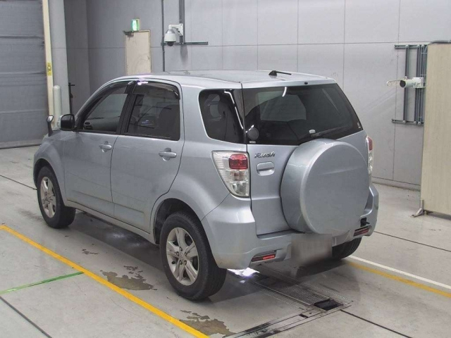TOYOTA RUSH 2015