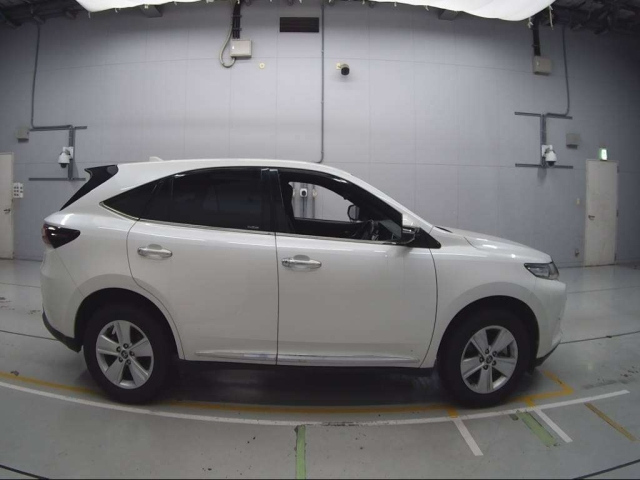 TOYOTA HARRIER 2019
