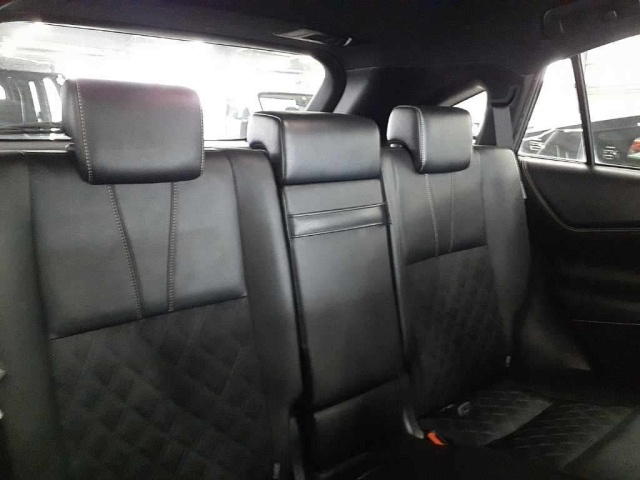 TOYOTA HARRIER 2019