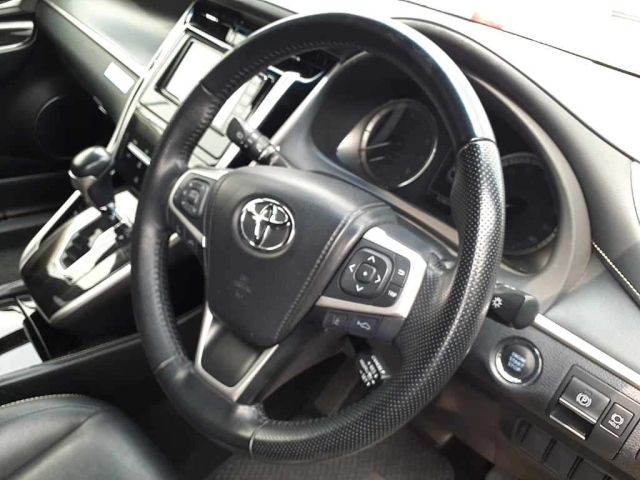 TOYOTA HARRIER 2019