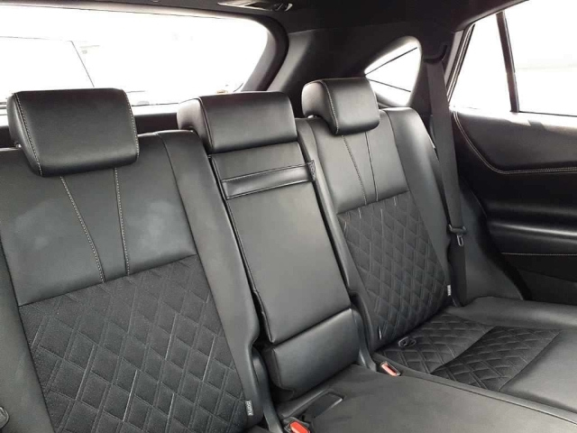 TOYOTA HARRIER 2019