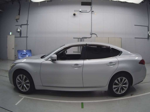 NISSAN FUGA 2012