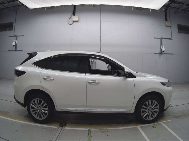 TOYOTA HARRIER 2019